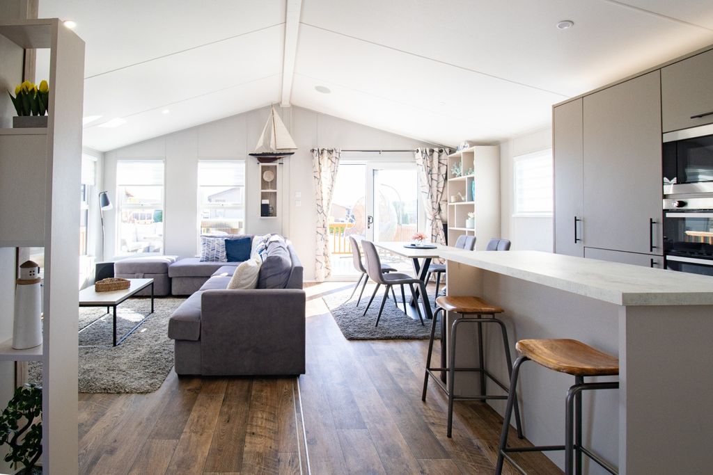 Property photo 3 of 17 4586943