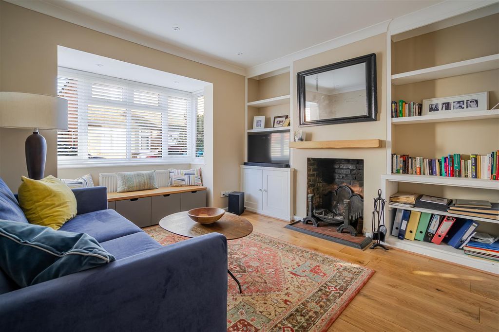 Property photo 2 of 8