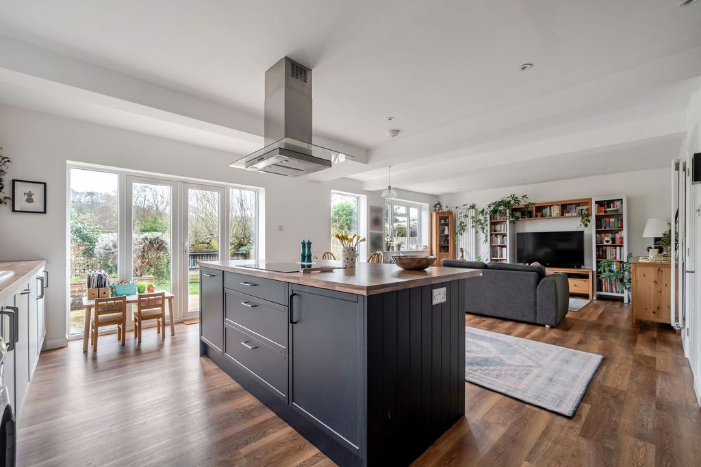 Property photo 2 of 20 Kitchen/ Living Area