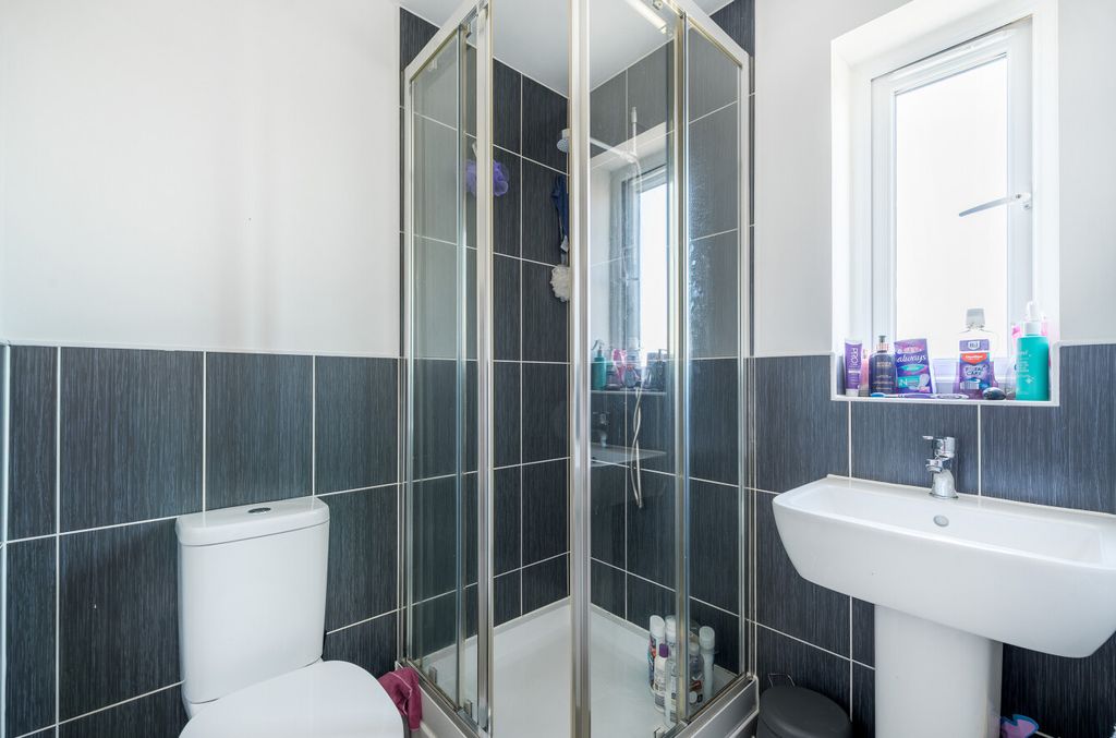 Property photo 3 of 15 1479559-6-6A4F5Bd...