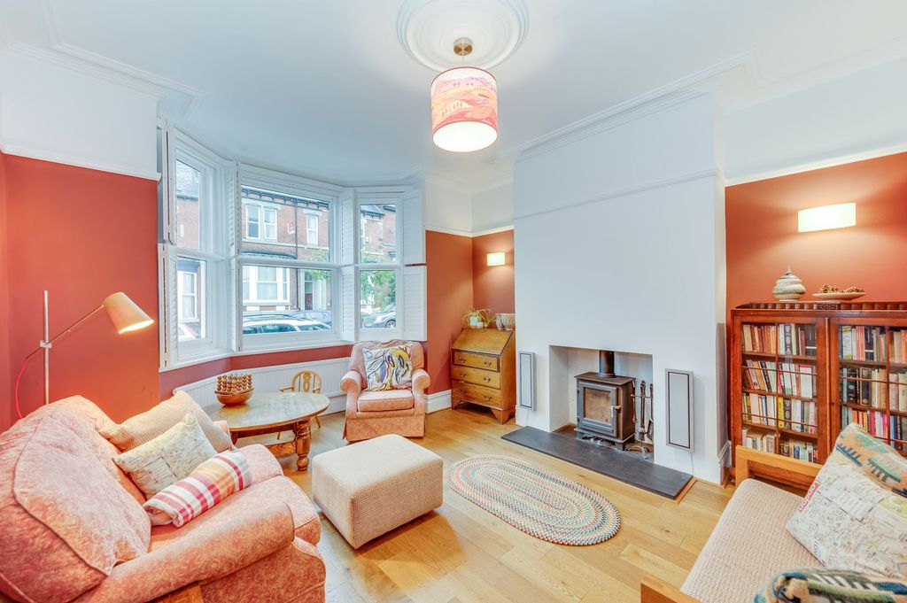 Property photo 2 of 31