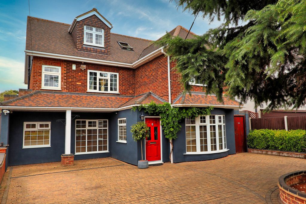 Property photo 1 of 50