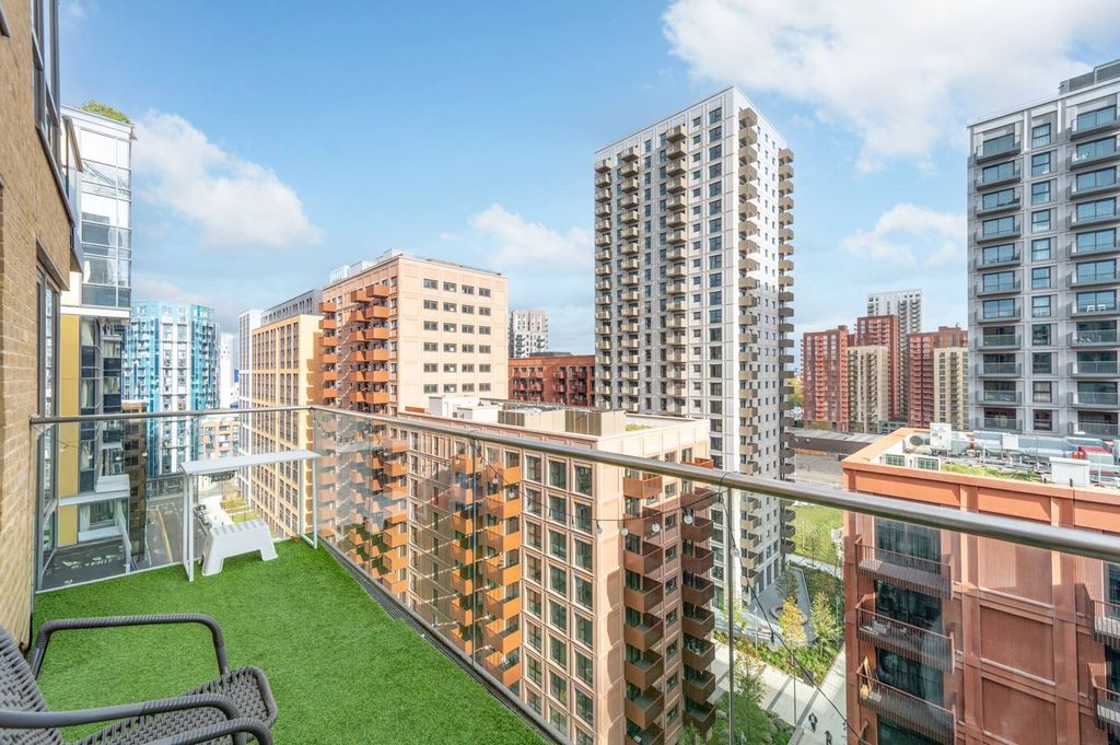 Property photo 3 of 17