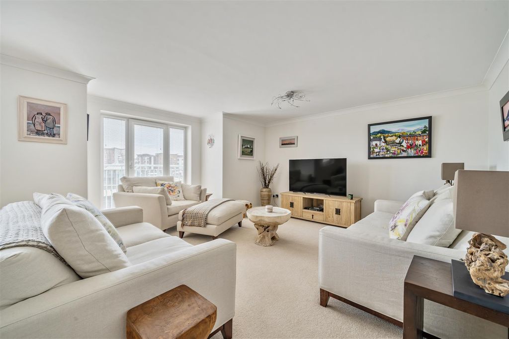 Property photo 2 of 26 1298484-33-682Dffe6c0428-Arw.Jpg