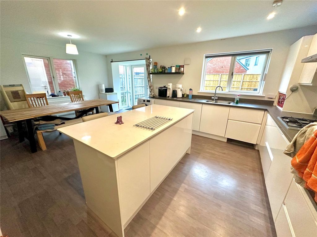 Property photo 2 of 10 Picture No. 05