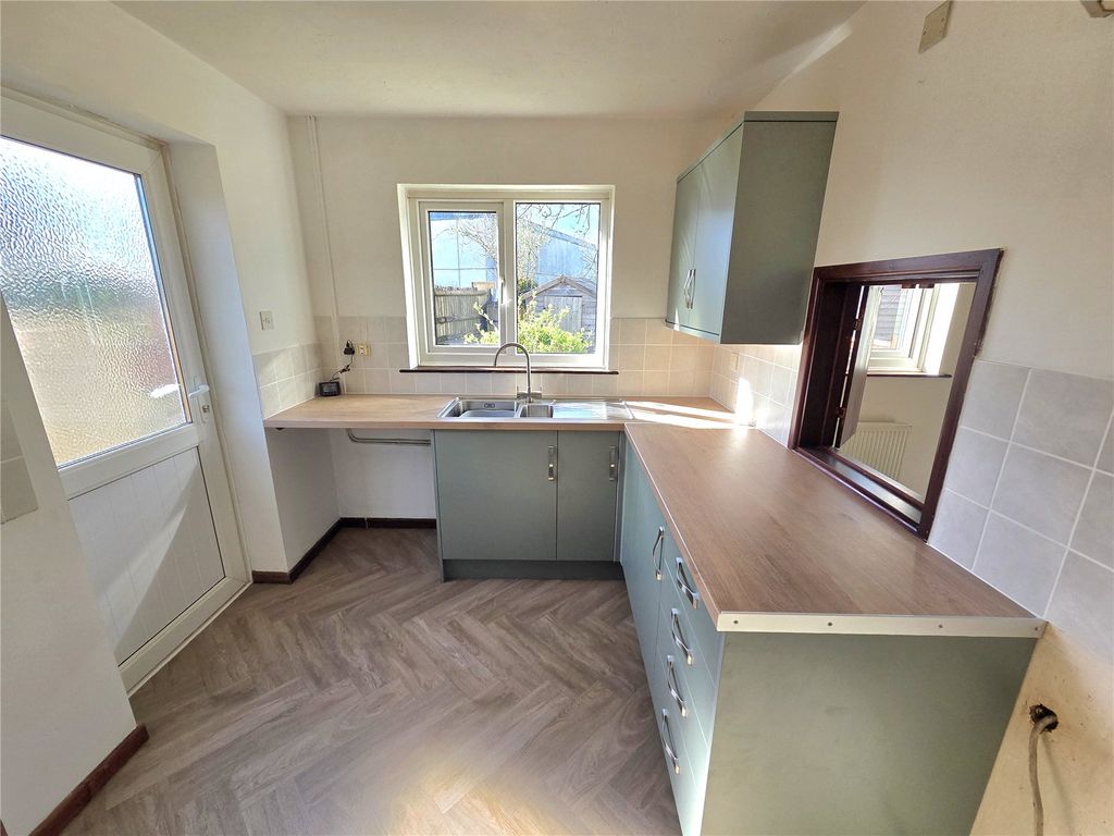 Property photo 2 of 15 Picture No. 10