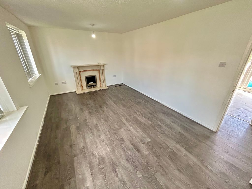 Property photo 2 of 18 Image