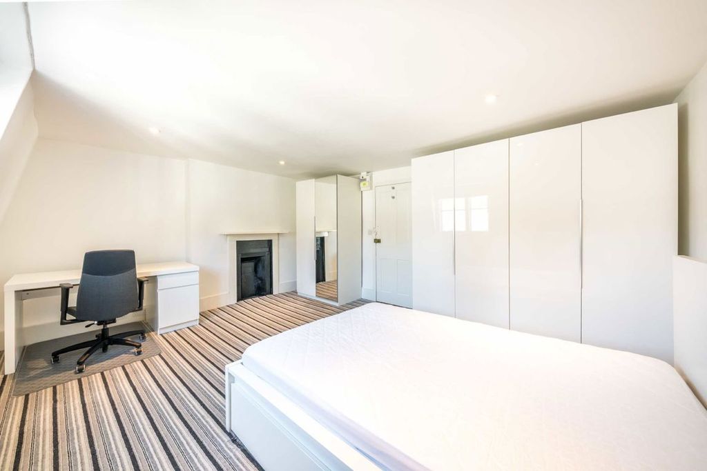 Property photo 2 of 5