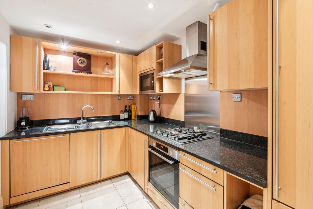 Property photo 3 of 19 Image