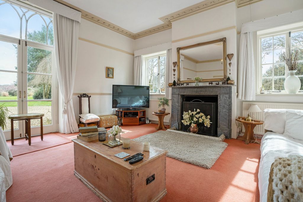 Property photo 3 of 31