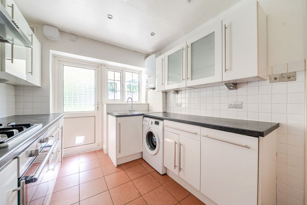 Property photo 3 of 12 1536923-6-1A144E8...