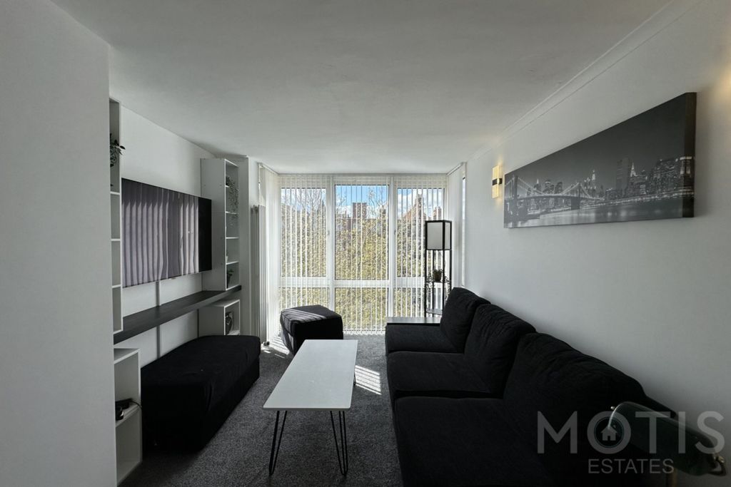 Property photo 1 of 10 Photo 12