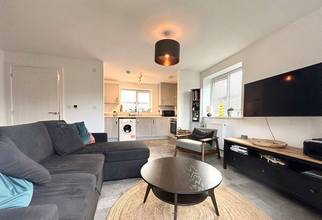 Property photo 3 of 12