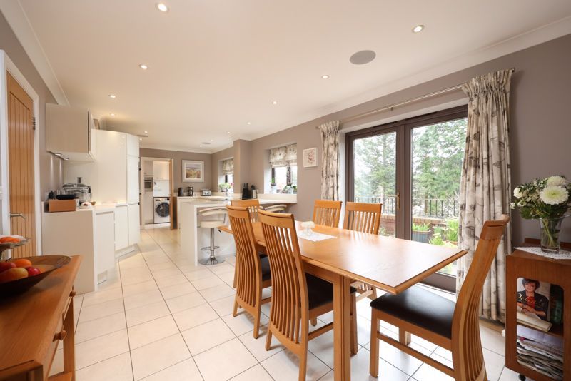 Property photo 3 of 16 Dining Area