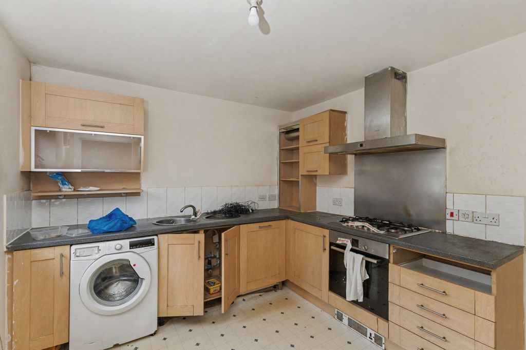 Property photo 2 of 6 5 Park Corner, Northampton, Nn5 5Fl