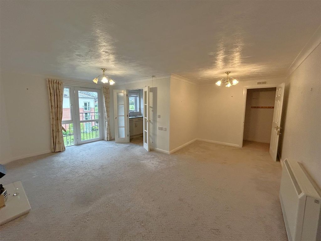 Property photo 3 of 11