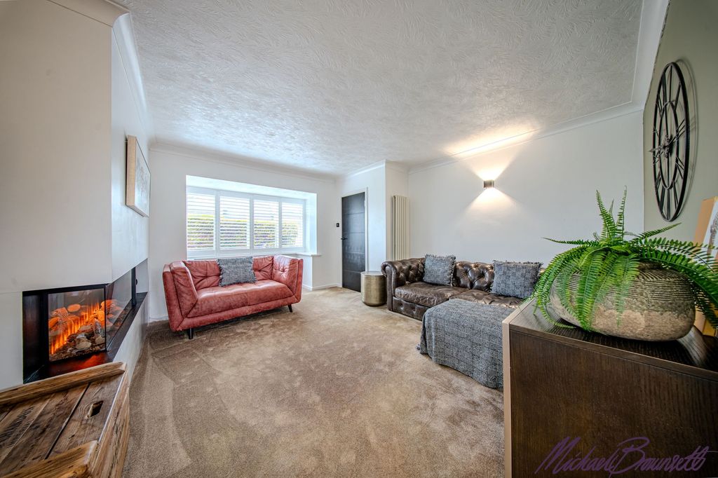 Property photo 2 of 26