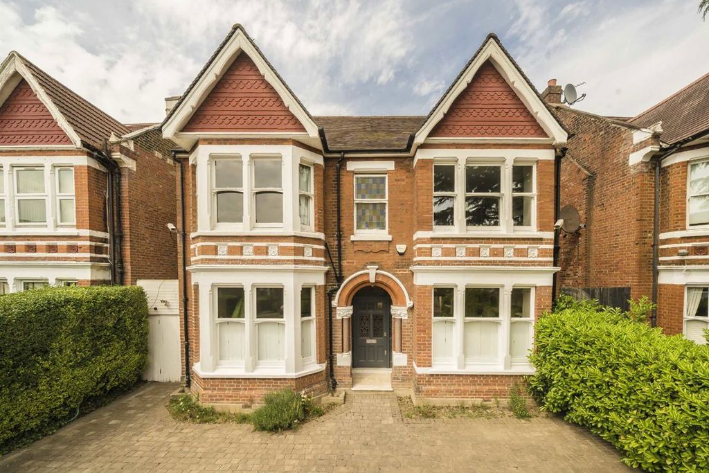 Property photo 1 of 11