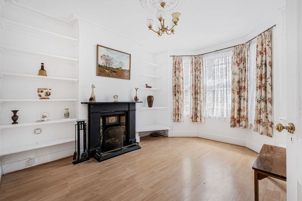 Property photo 2 of 17