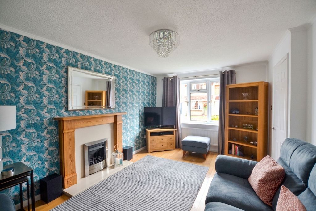 Property photo 3 of 18