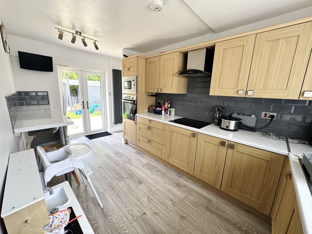 Property photo 3 of 15 Img_3535