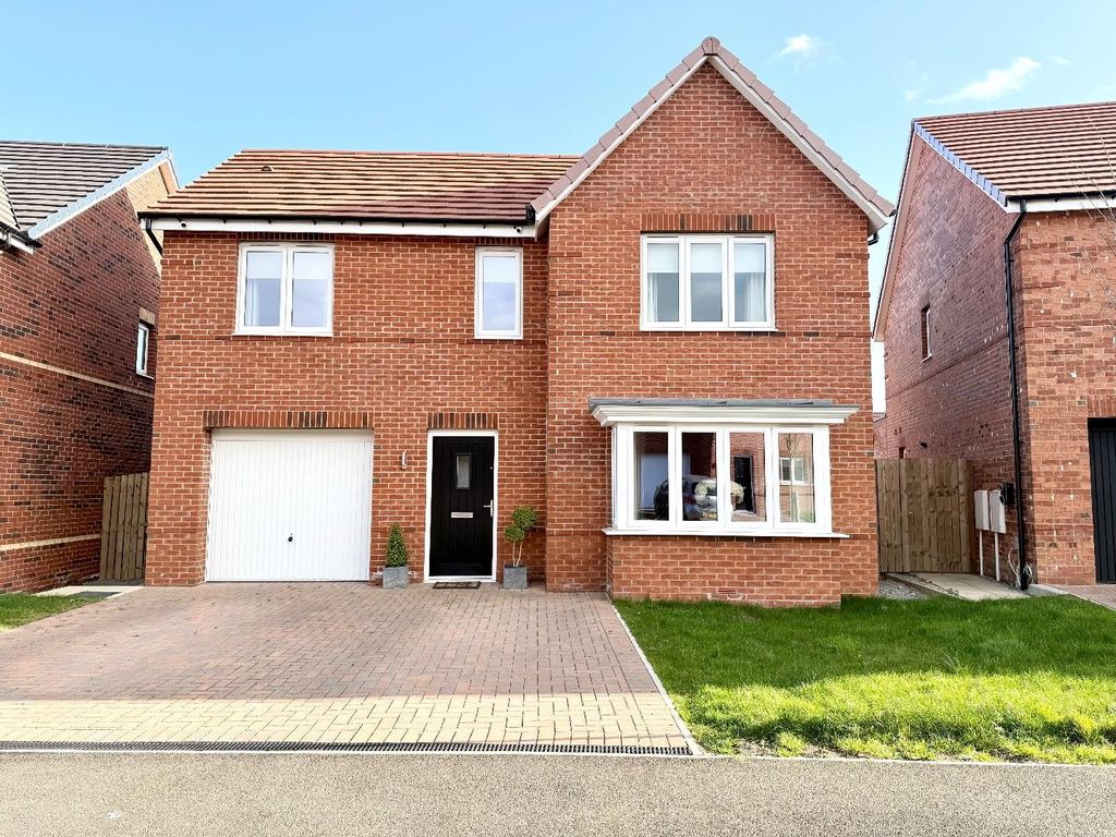 Property photo 1 of 19 External