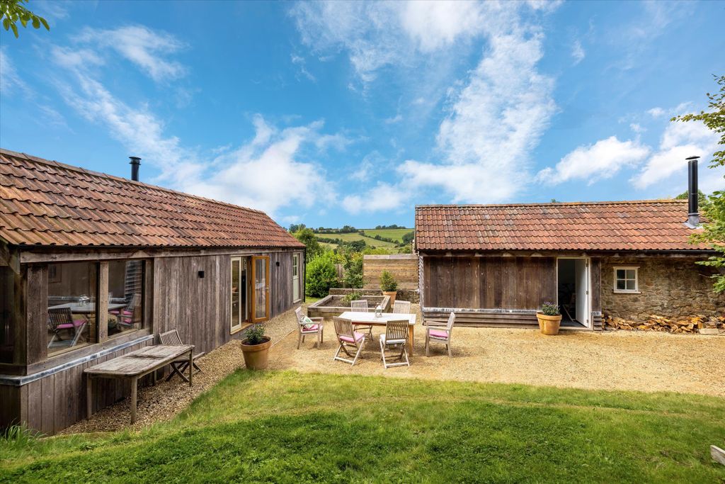 Property photo 2 of 25 Image