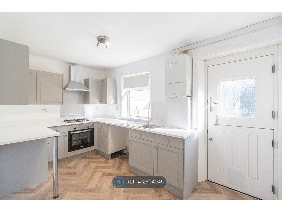 Property photo 2 of 21 Kitchen