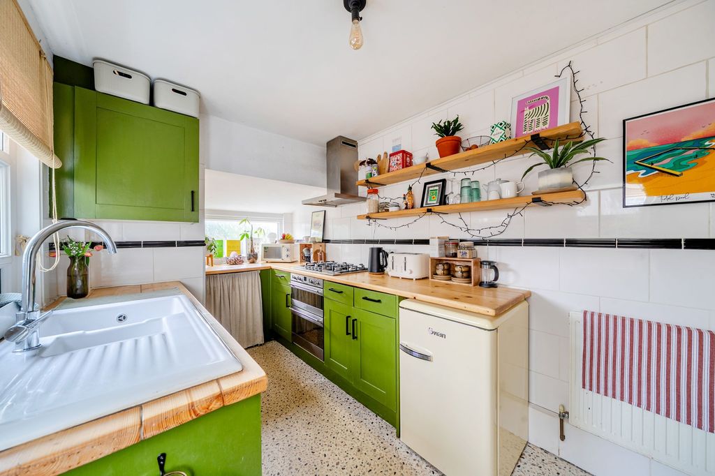 Property photo 3 of 16