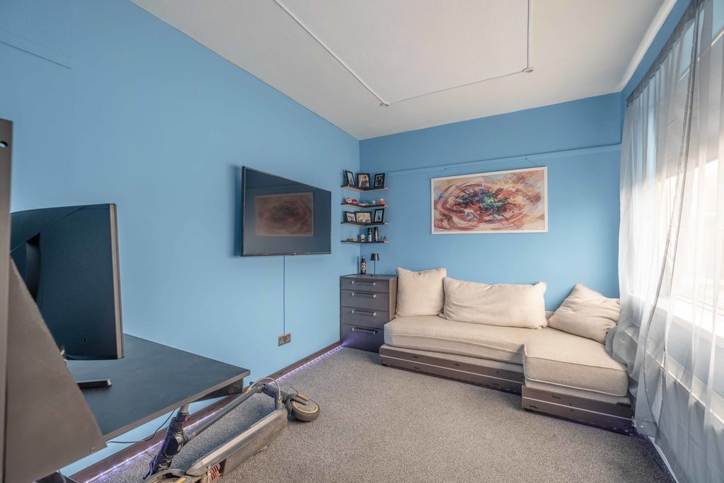 Property photo 2 of 10 Photo 6