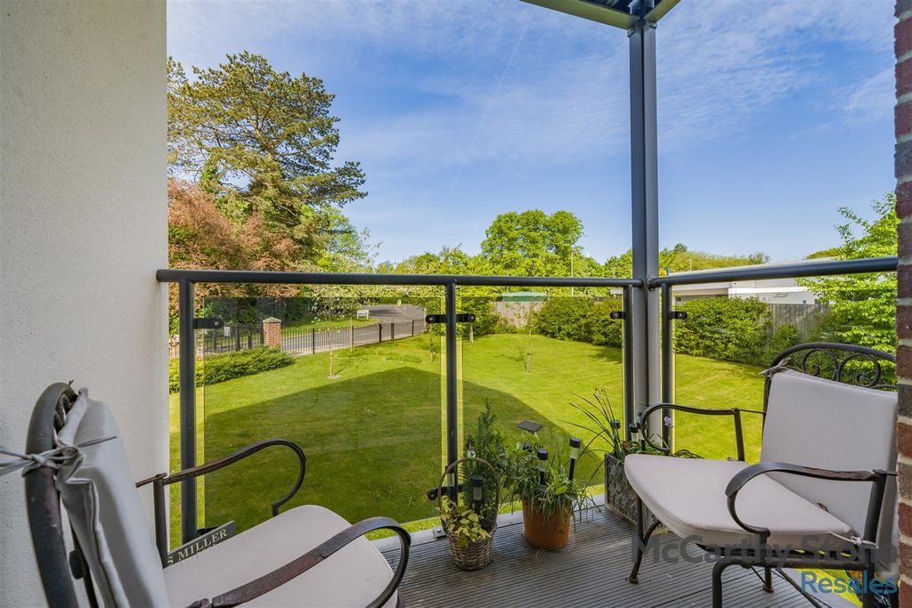 Property photo 2 of 28 8644859-Exterior01.Jpg