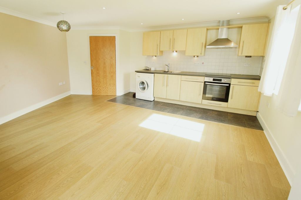 Property photo 2 of 8