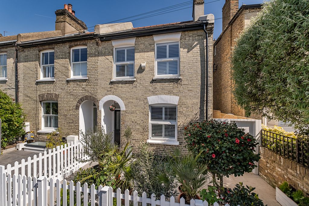 Property photo 1 of 16