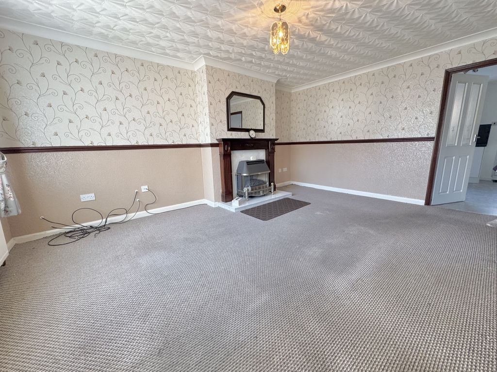 Property photo 2 of 14 Img_2738