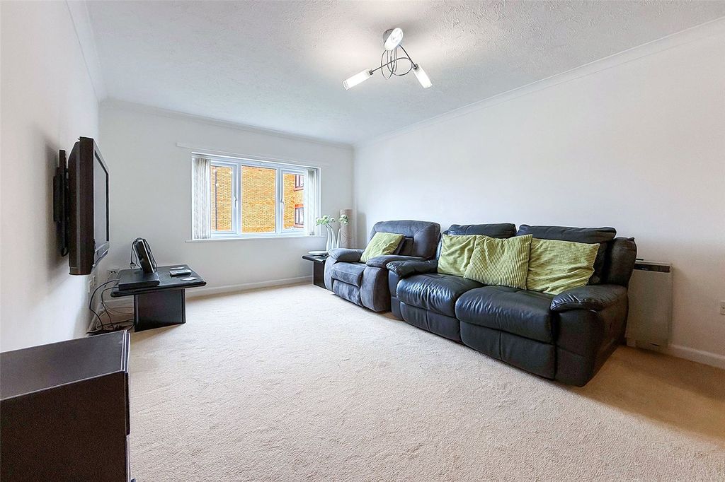 Additional image 7 of 1 bed flat for saleFitzalan Road, Littlehampton, West Sussex BN17
