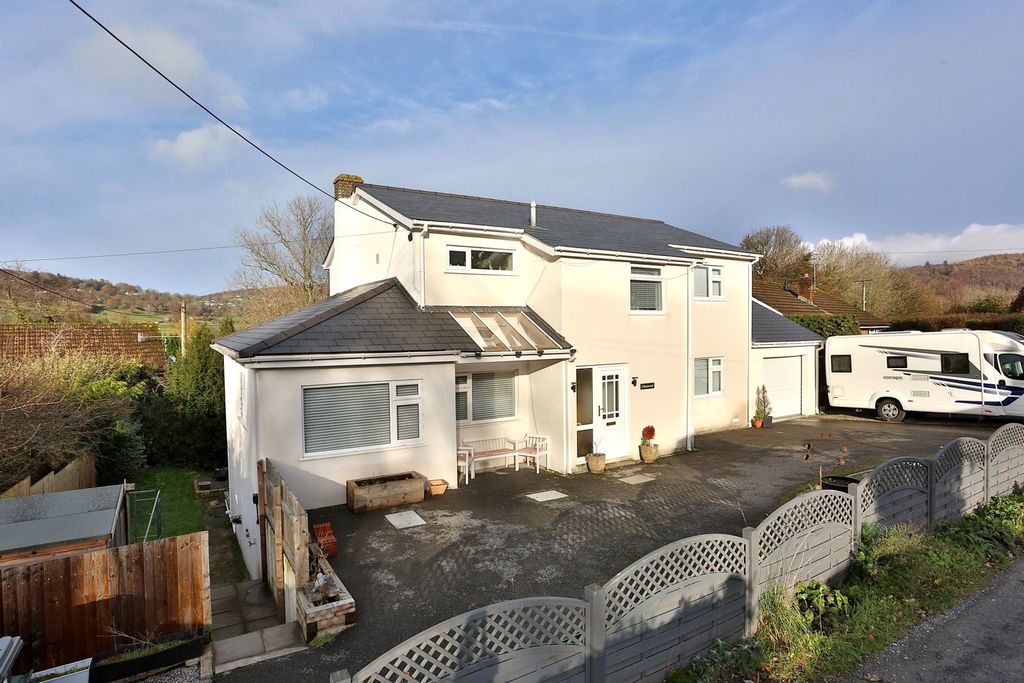 Property photo 1 of 50
