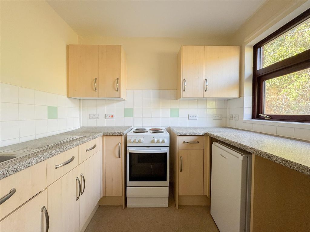 Property photo 2 of 17 Kitchen