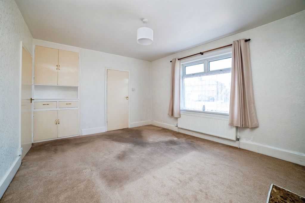 Property photo 3 of 15
