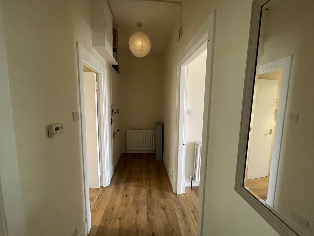 Property photo 2 of 5 Hallway
