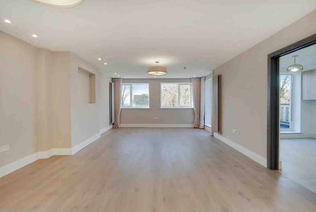 Property photo 1 of 13 Living Room