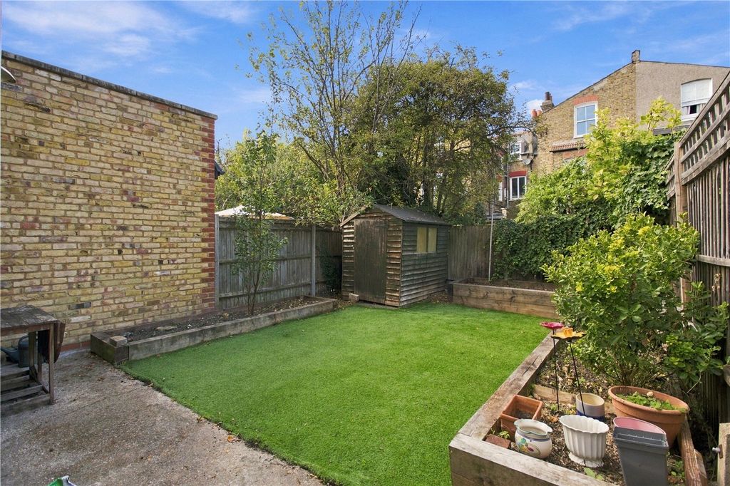 Property photo 2 of 12 Picture No. 11