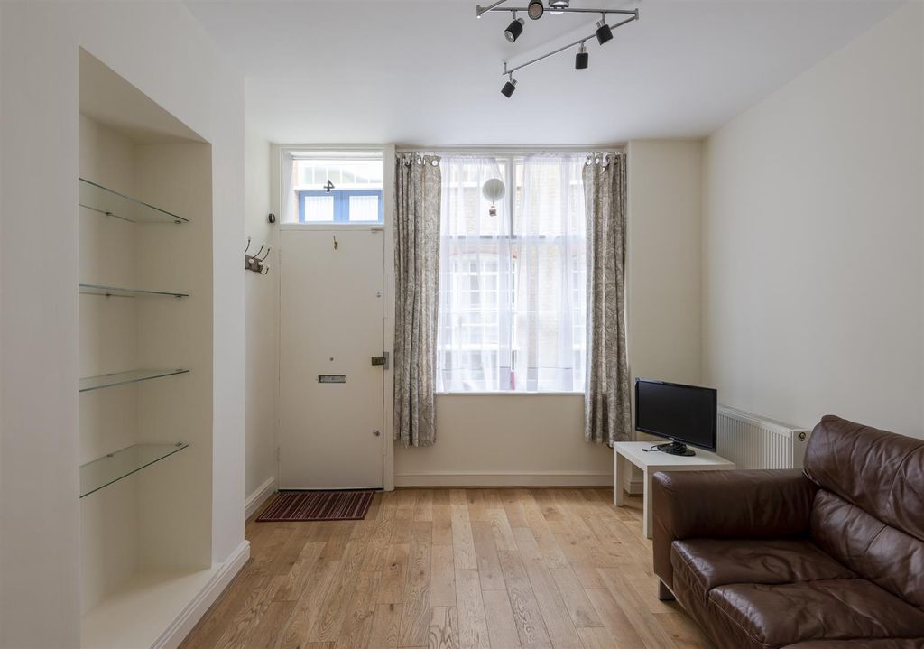 Property photo 2 of 13 4 Middle Street - Low Res - _Npp4906.Jpg