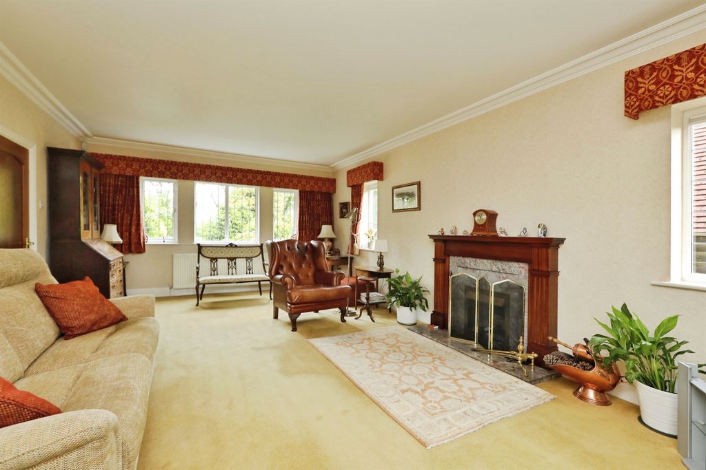 Property photo 3 of 19