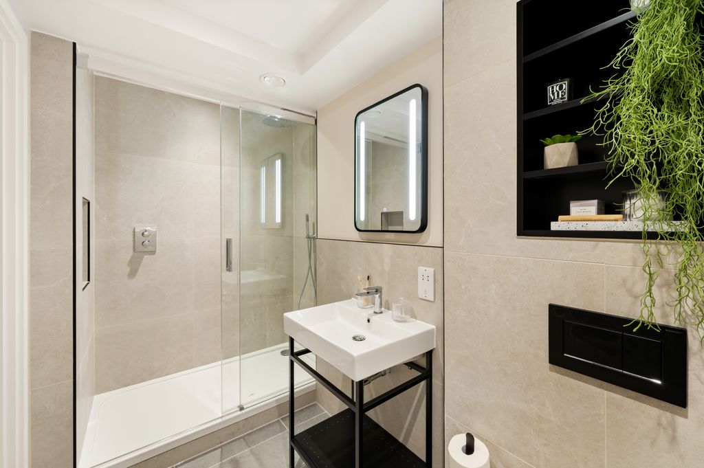 Property photo 3 of 18