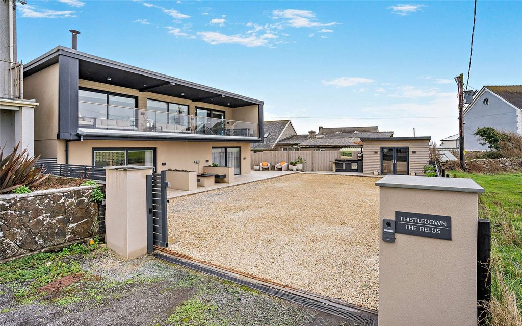 Property photo 1 of 22 Front