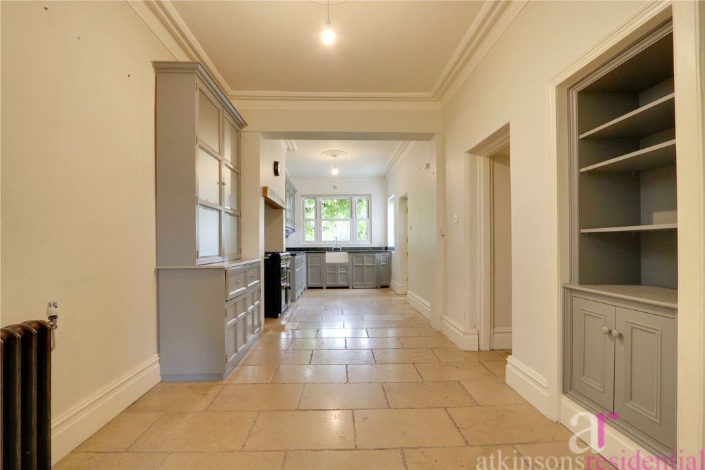 Property photo 3 of 26 Picture No. 15