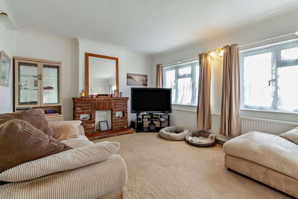 Property photo 2 of 21