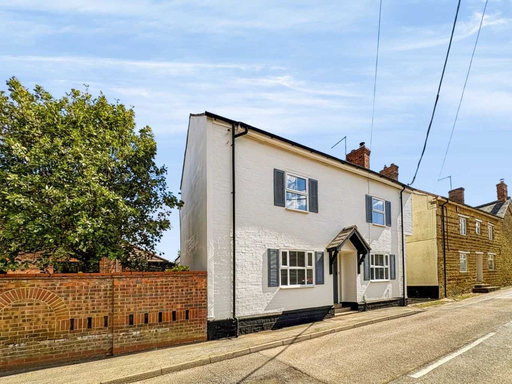 Property photo 1 of 32 5015531
