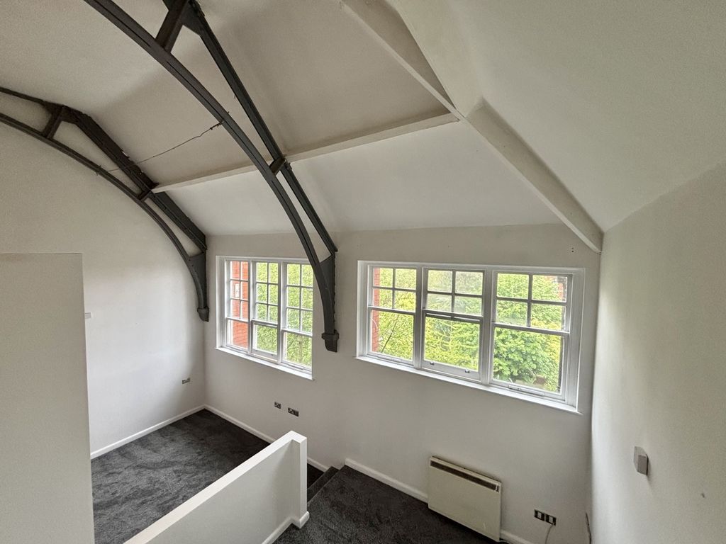 Property photo 3 of 16 Image00010