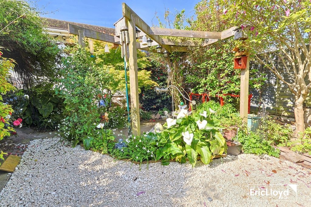 Property photo 2 of 20 Photo 7